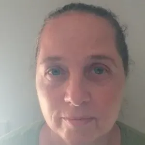 Procura-se empregada doméstica. 