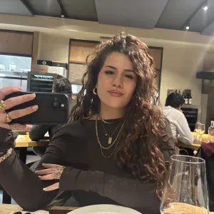  Addetta alle pulizie affidabile e precisa