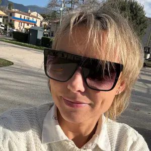 Babysitter affidabile e animatrice disponibile estate