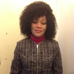 Ménage  et  rangement  à l'intérieur de l'appartement.