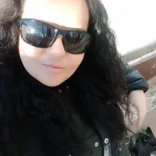 Empleada de hogar, reponedora y cuidadora de personas mayore