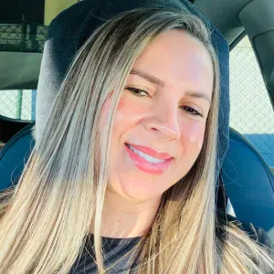 Ofereço me como babysitter em pós laboral.