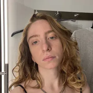 Baby-sitter expérimentée et bienveillante et dans le 92