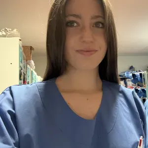  Jeune baby-sitter à Tours (37)