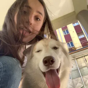 Amoureuse des animaux, expérimentée et attentive