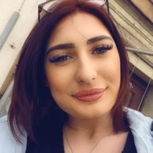Je m'appelle Manon, j'ai 19 ans, je suis véhiculée