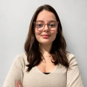 Baby-sitter attentionnée et créative 