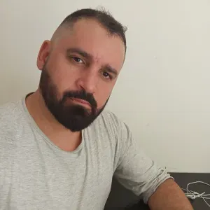 Cuidador compassivo, moro em Lisboa.