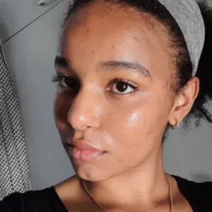 Huolehtiva ja hauska lastenhoitaja kokemuksella