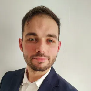 Babysitter sérieux & disponible — Alfortville et Paris
