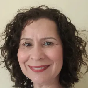 Cuidadora dedicada e gentil em Salreu