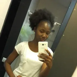 Babysitter com experiência na área