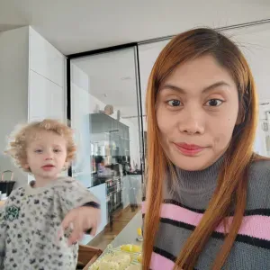 Looking for a job/childcare/old sitting