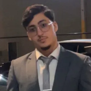 Je sui étudiant pour devenir prof de mathématiques 