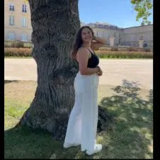 I can teach you basic level of english,piano,guitare or sing