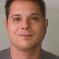 Addetto pulizie abitazioni e uffici.