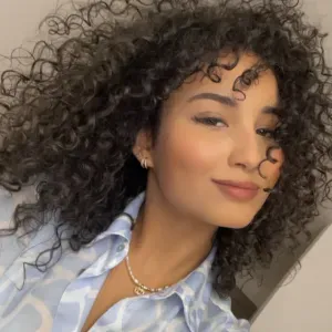 Babysitter disponible en après midi, soirées et week-end