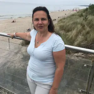 Odpowiedzialna opiekunka dlia seniorów 