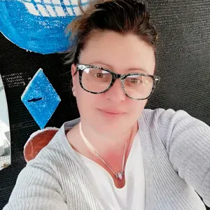 Cerco lavoro come dona donna delle pulizie