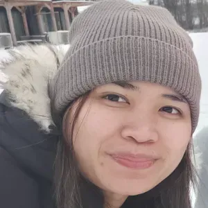 Hardworking Mom Ready to Make Your Home Sparkle!