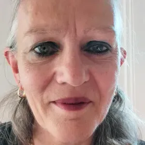 Auxiliaire parentale à Paris disponible 1er septembre 