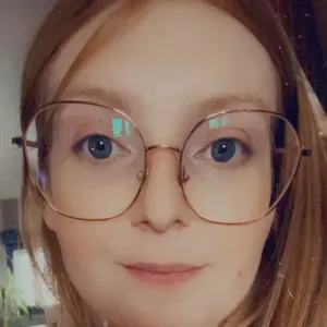 Aide-soignante et femme de ménage