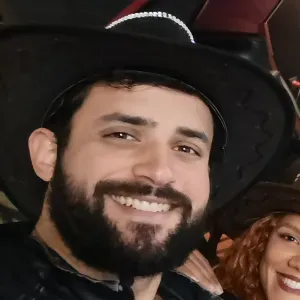 Educado, organizado e disciplinado.