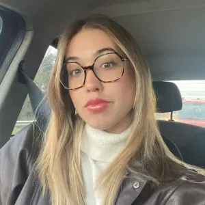 Baby-sitter expérimentée à Noves 