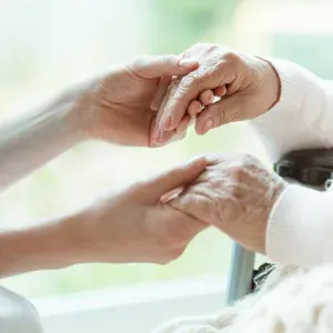 Aide à domicile, dame de compagnie