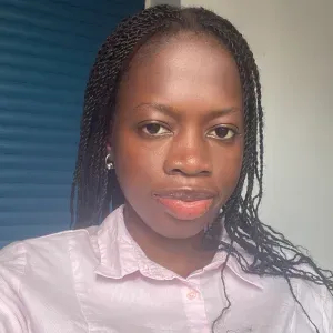 Femme de ménage responsable au Senegal 