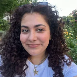 Baby-sitter étudiante, disponible juillet-août Paris