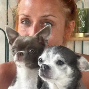 Pet-sitter attentionnée et titulaire de l'ACACED
