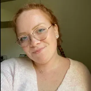 Garde d'enfant ayant de l'expérience 