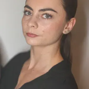 Jeune femme maman de deux enfants