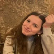 Étudiante disponible pour aide aux devoirs à Paris