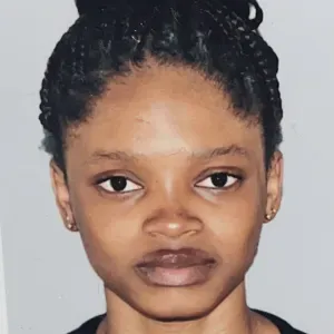 Baby-sitter expérimentée disponible week-ends et vacances