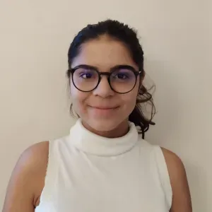 Baby-sitter parisienne a disponibilités larges! 