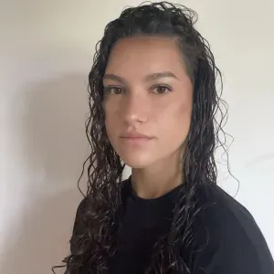 Baby-sitter créative et sérieuse