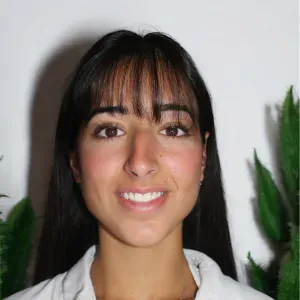 Baby-sitter expérimentée à la frontière et en Suisse.