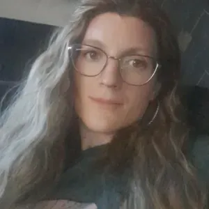 Aide ménagère à domicile disponible à Morlanwelz