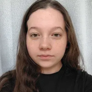 Baby-sitter disponible maintenant, à Morestel.  