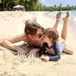 Auxiliar de guarderia busca contrato de trabajo