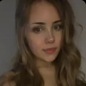 Garde d'enfants avec douceur et bonne humeur