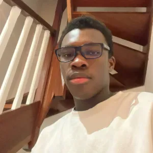 Baby-sitter expérimentée à St cast le Guildo