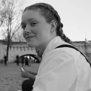 Baby-sitter disponible à Paris 