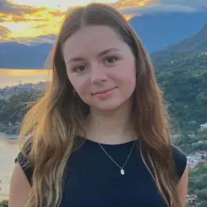 Baby-sitter motivée à la Rochelle 