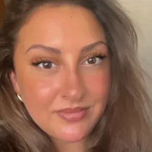 Maman attentionnée et expérimenté 