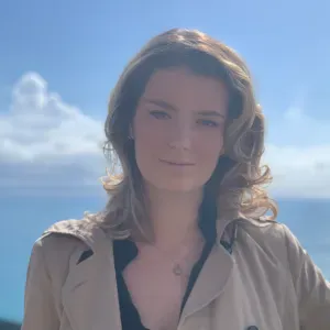 Femme de ménage motivée et souriante à Calais ! 
