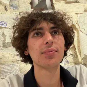Baby-sitter débutant Lucas 22 ans 