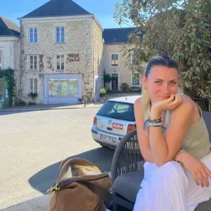 In-Home Pet Sitter – Loving & Experienced Care!